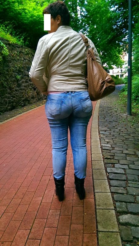 Dojrzała Pani  - Zdjęcie 1