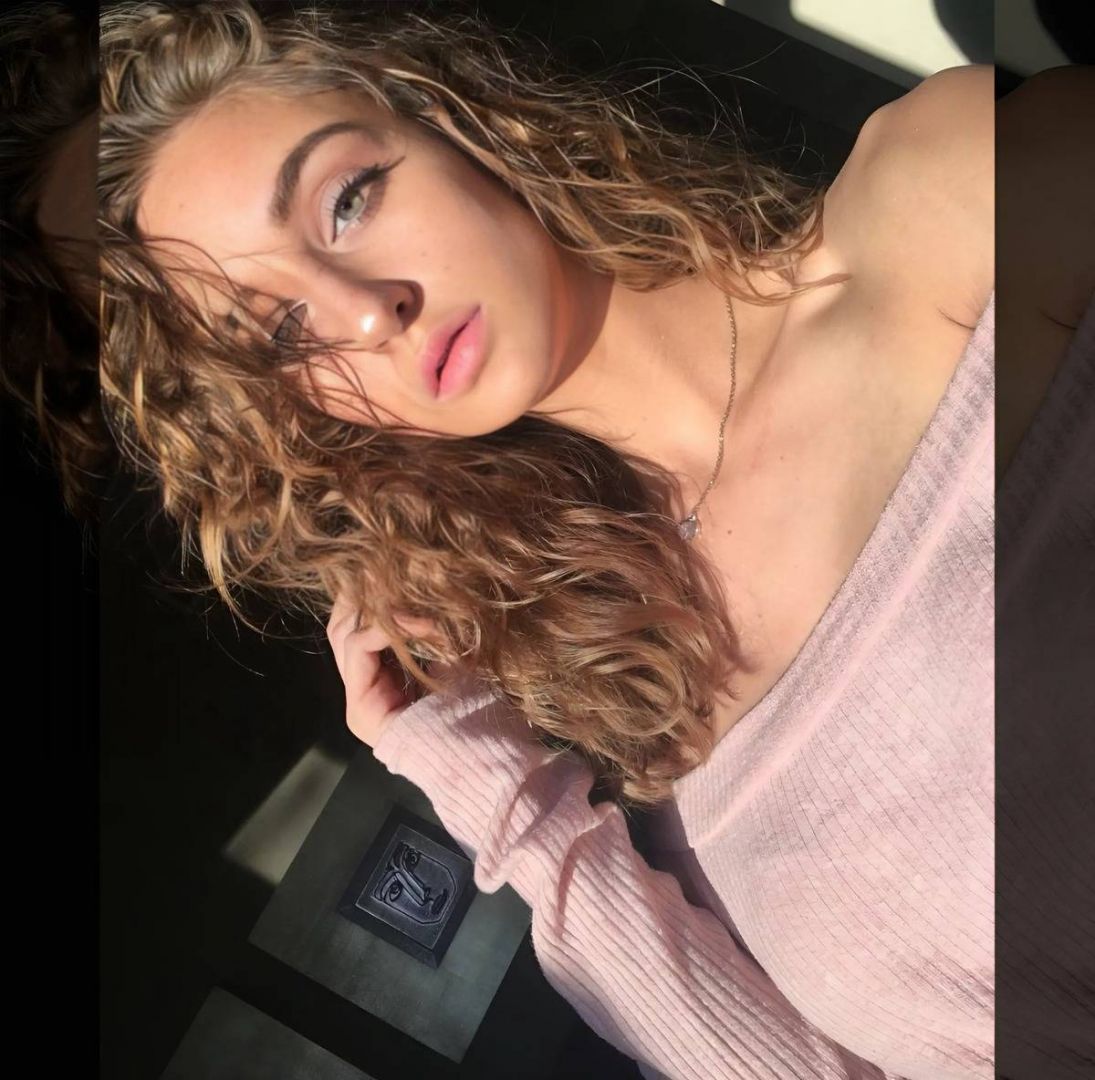 Leżę w łóżku i czekam na Ciebie  - Zdjęcie 1