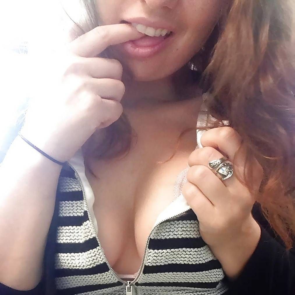 Siedzę sama i myślę o głupotach  - Zdjęcie 1