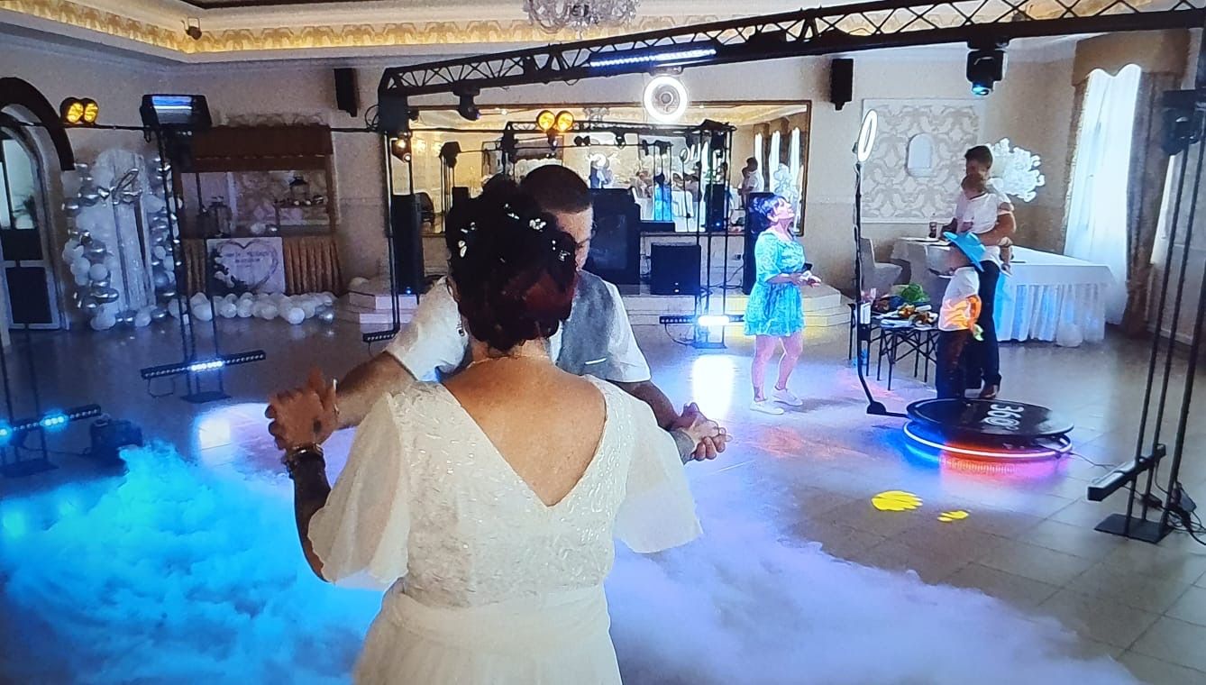 Oprawa muzyczna DJ, fotograf, kamerzysta, Fotobudka, efekty, Toruń - Zdjęcie 1